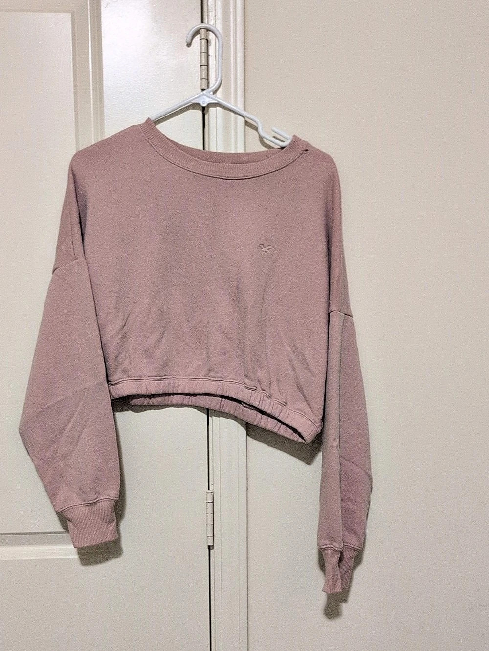 Hollister Pink Cropped Sweatshirt Size Medium